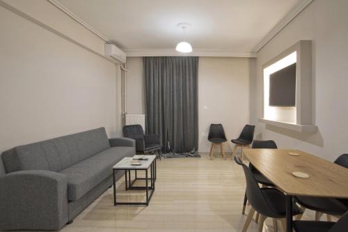Soters Apt Stylish, renovated, 2BR, fully Equipped