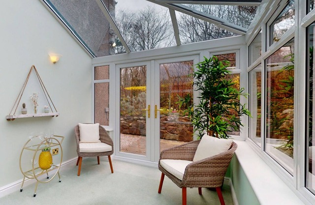 South Lodge - Two Bedroom Cottage, Sleeps 4