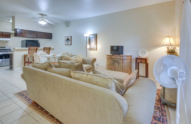 Southwest Houston Apartment w/Pool Access!