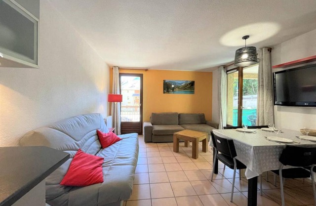 Spacieux T3 à Briançon - 6 pers, 2 balcons, parking, proche télécabine et commerces - FR-1-330C-134