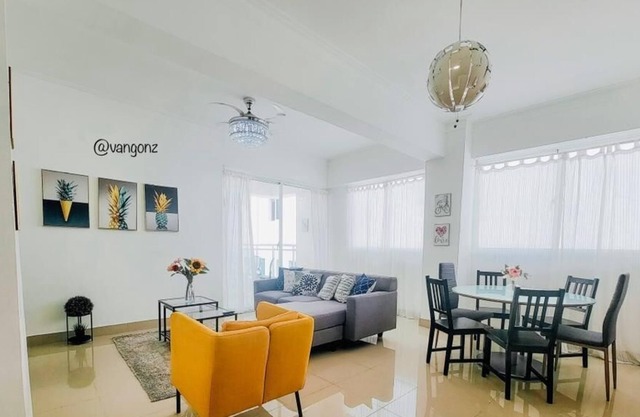 Spacious 2 bedroom apt ⭐️ near Downtown Mall