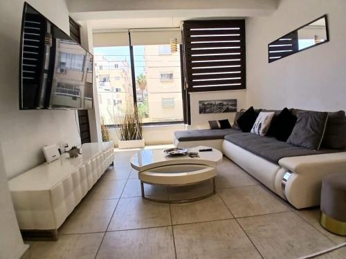Spacious 2 Bedroom Apartment