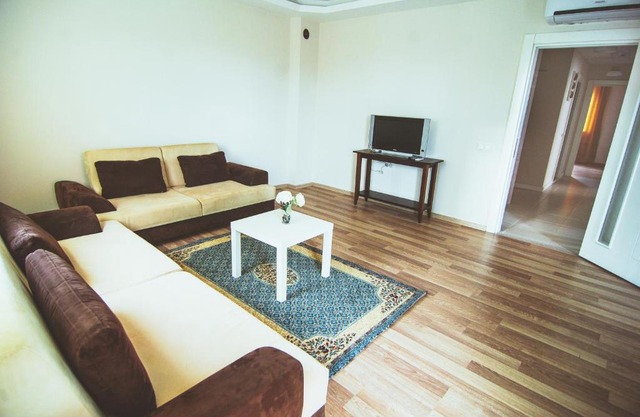 Spacious 2 Bedroom For Up To 5 With Mountain View. Free Wifi
