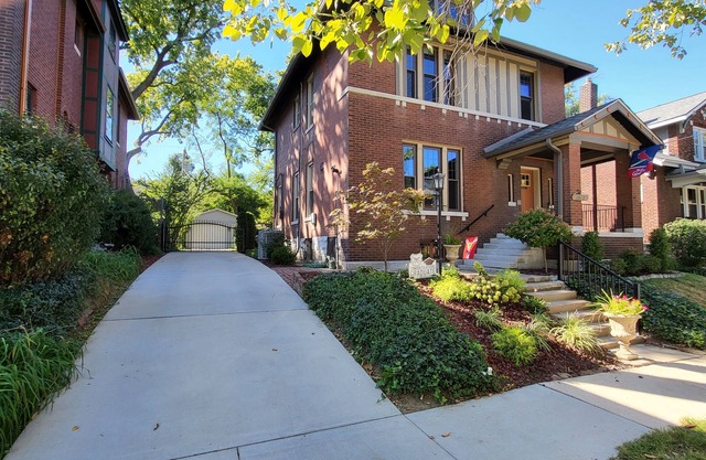 Spacious 3 bedroom and 2.5 bathroom home located in historic Shaw Neighborhood.