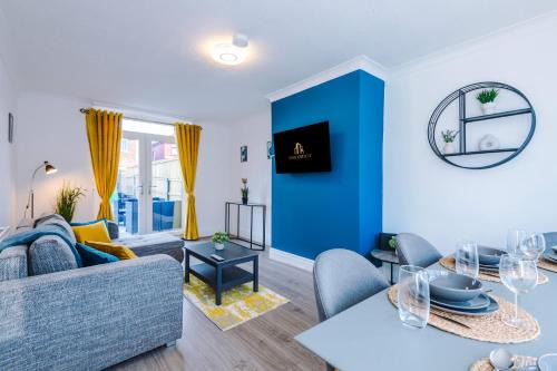 Spacious 3 Bedroom House close to Etihad