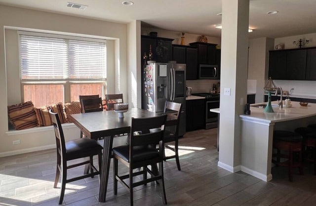 Spacious 4 Bed home LostPines