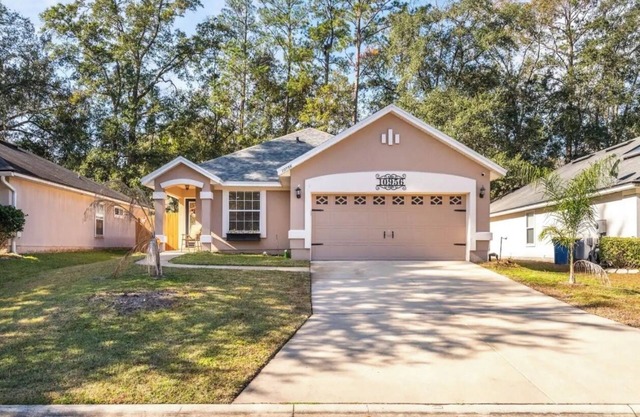 Spacious 4-Bed Oasis with Patio & Games in Quiet Area