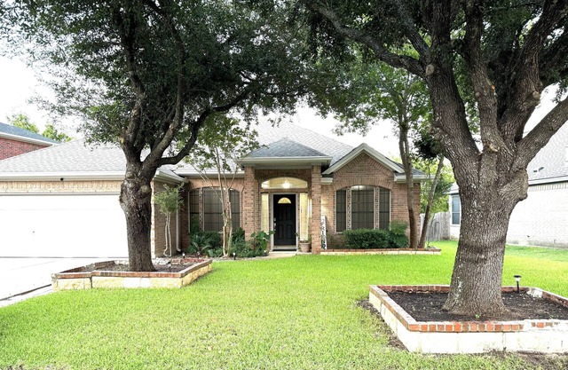 Spacious 4-bedroom house in charming Pflugerville/Round Rock with WiFi, AC