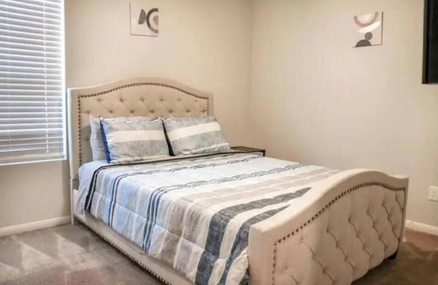 Spacious 4-bedroom house in fantastic Houston with WiFi, AC