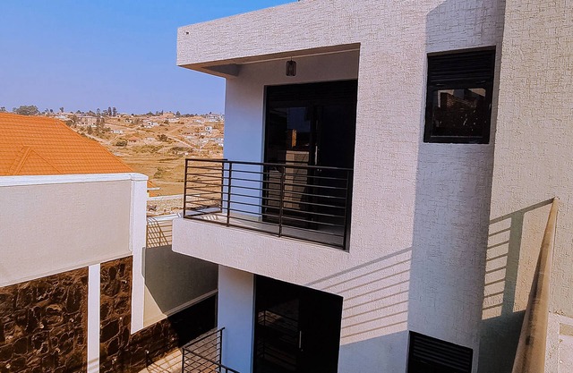 Spacious 4-Bedroom Oasis with Rooftop View - Near Kigali Airport & City Center