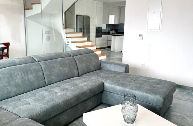 Spacious 4-Bedroom Seafront Villa , with WiFi, AC & Breathtaking View