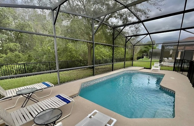 Spacious 4BR Family Home near Theme Parks Outlets