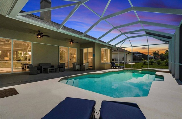 Spacious 5-bedroom house in lovely Rotonda West with fast WiFi and Private Pool