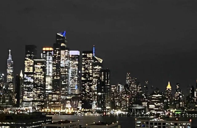 Spacious 5 br 2.5 ba double apartment w/NYC views