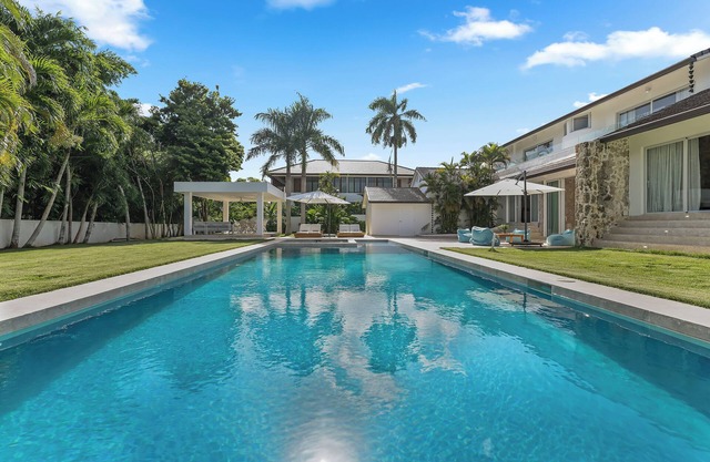 Spacious 7-bedroom house with pool and hot tub in Casa de Campo