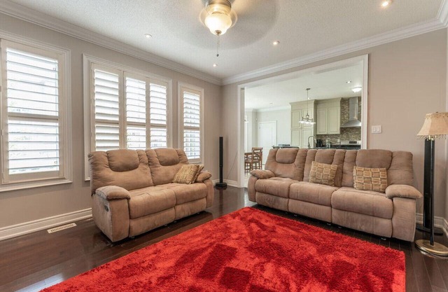 Spacious 7BR Home w/Private Yard, BBQ & Fast WiFi!