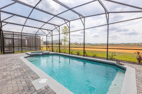 Spacious 8-Bedroom Home in Clermont