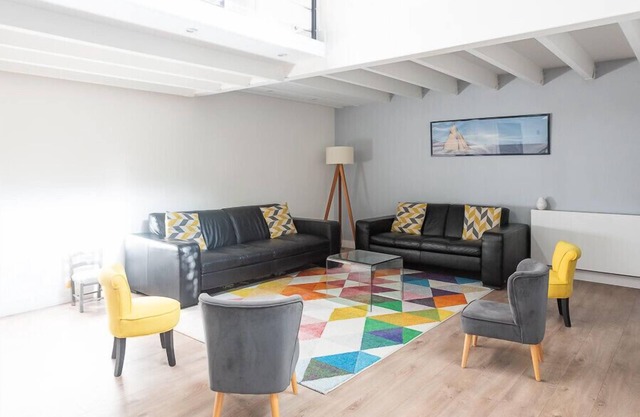 Spacious and quiet apartment with shared garden
