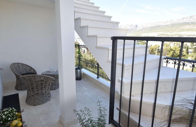 Spacious and comfortable apartment, 3 km outside the historical centre of Split
