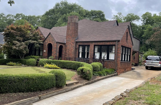Spacious and newly remodeled comfort In the Heart of Five Points