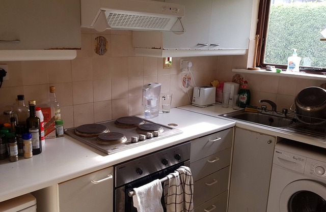 Spacious and quiet double bedroom with garden view in townhouse
