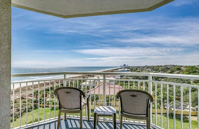 · Spacious Angle Oceanfront - Indoor Waterpark, Multiple Pools, Free Wifi