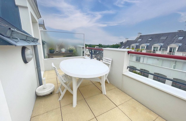 Spacious apartment for 6 people with balcony, Sarzeau