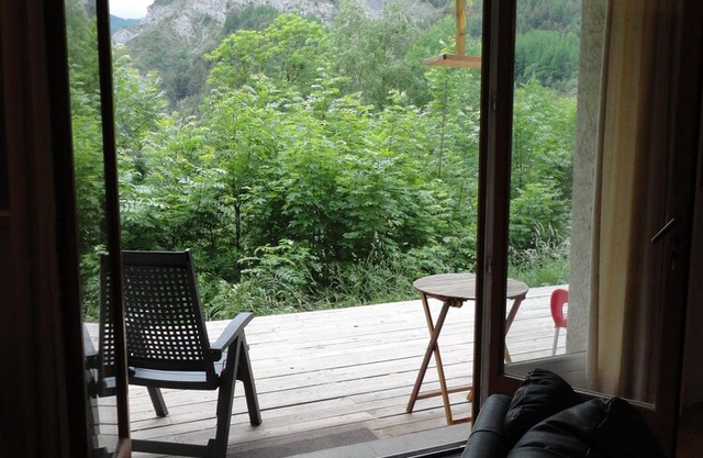 Spacious apartment with large terrace in nature