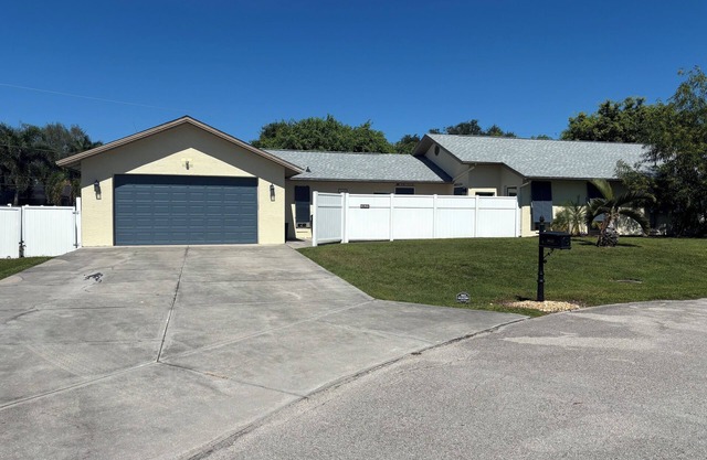 Spacious Beautiful Private House 2.9 Mi To The Beach Publix & 20 Restaurants