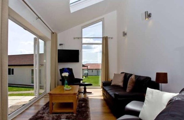 Spacious & Bright 2BED Holiday Chalet nr Sidmouth