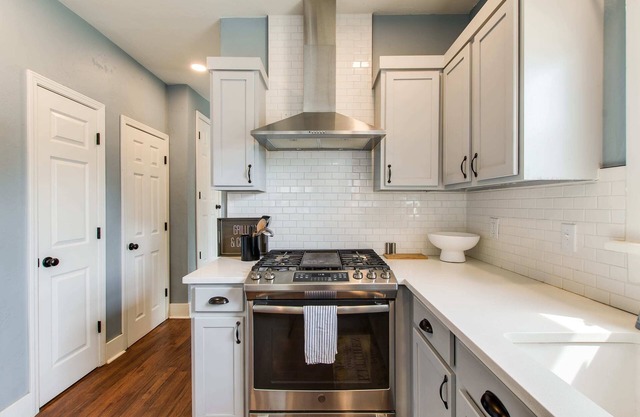 Spacious Bungalow near Plaza District