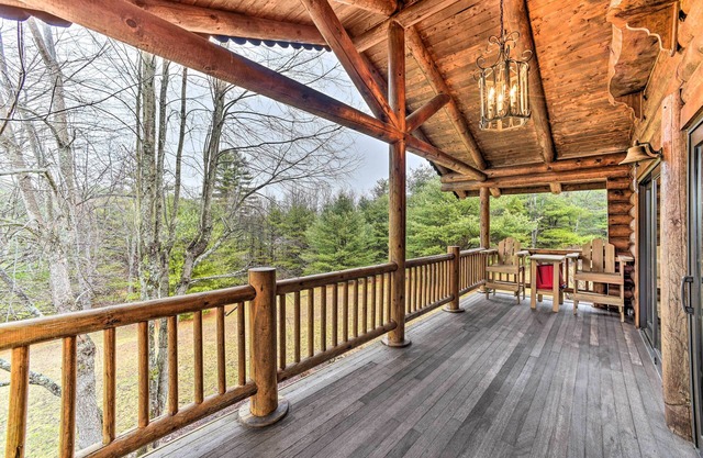 Spacious Cabin w/Decks Near Saratoga Springs