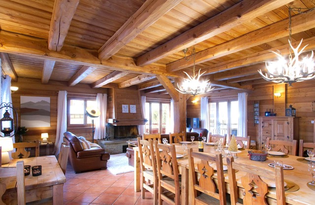 Spacious chalet 15 people, 7 rooms, sauna & jacuzzi