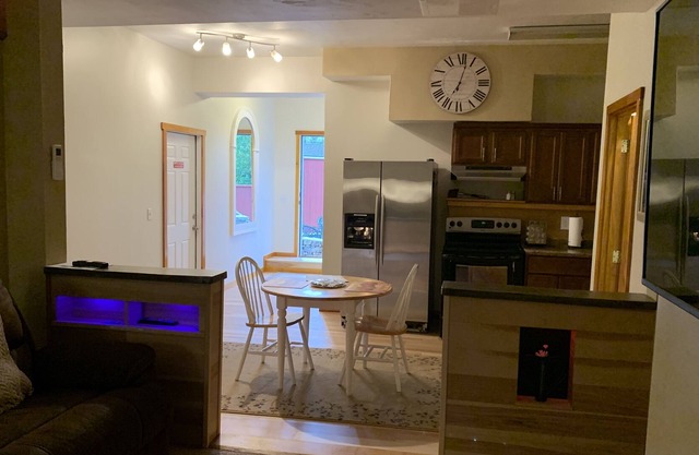 Spacious Cozy Fully equipped and updated 1 BR Apt