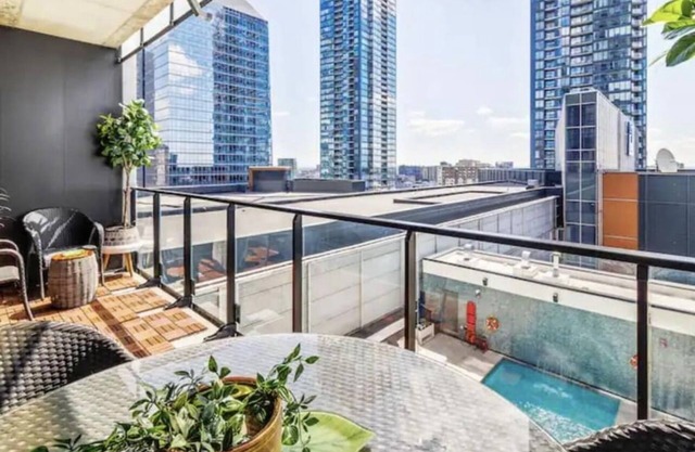 Spacious Cozy & LuxuriousnCondo, 2 bed 2 bath