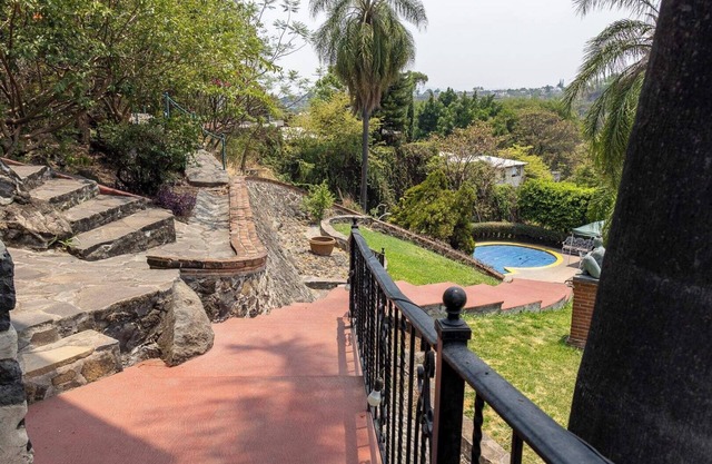 Spacious Cuernavaca House, 14 Guests, Pool & Grill