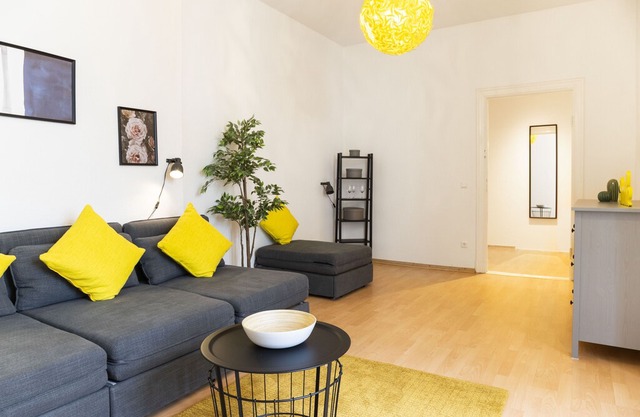 Spacious Family Apartment @Mauerpark +SelfCheck-in