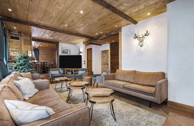 Spacious Family Chalet in the Heart of Tignes – Stunning Lake and Glacier Views