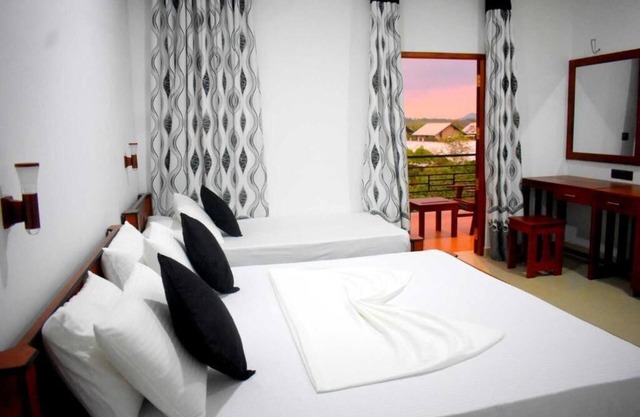 Spacious & Family Friendly Hotel Near Yala National Park - Tissamaharama