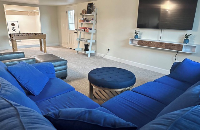 Spacious Family-Friendly 5-bedroom house!
