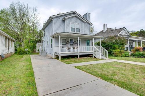 Spacious Family Retreat Near Airport home