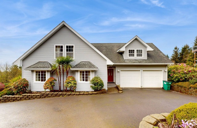 Spacious family home near the beach w/ocean view, large deck, free WiFi & more