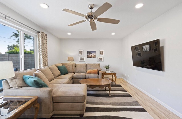 Scottsdale Premium Term Getaway Furnished Golf Cable Utilities 
