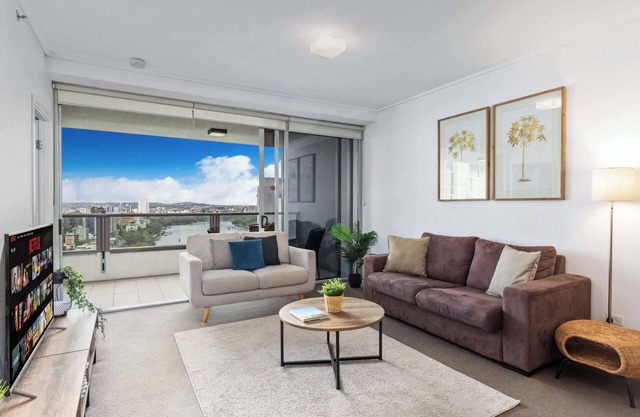 Spacious High Floor Family Apartment|Great Views