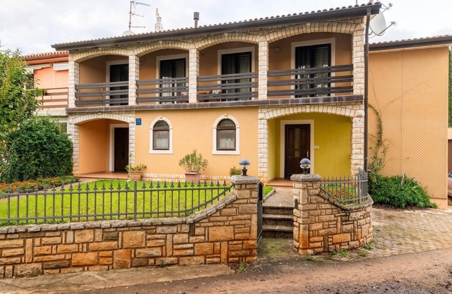 Spacious Holiday Home in Verteneglio
