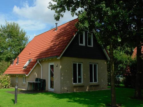 Spacious holiday home with WiFi 20 km from Assen