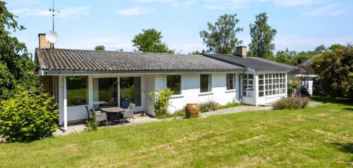 Spacious Holiday Home With Large Plot By Buresø