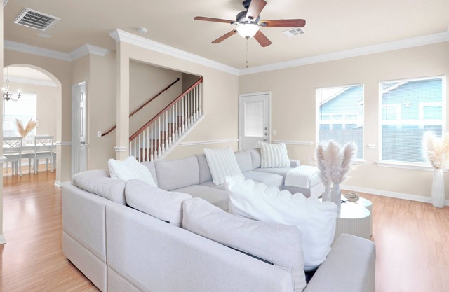 Spacious Home-Queen Suite-Game Room-Movie Room