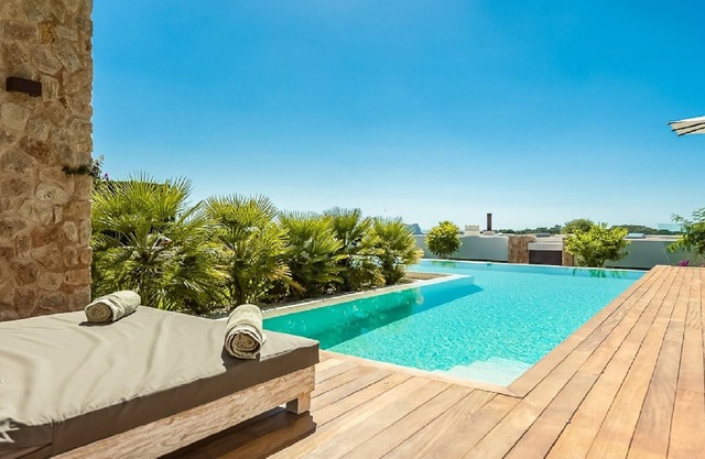 Spacious house with a garden and close to the beach