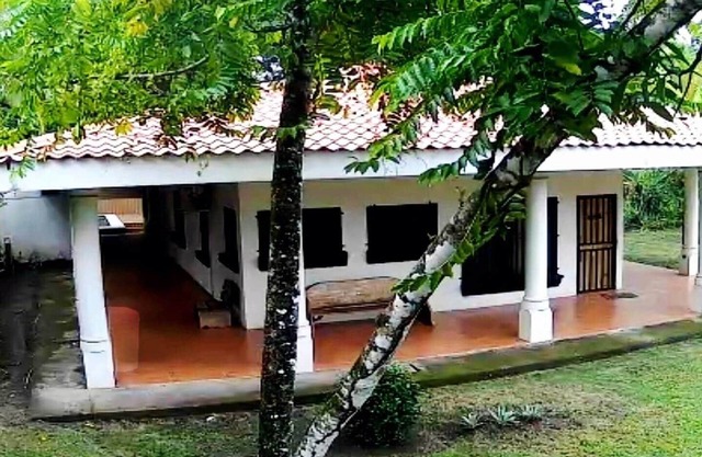 Spacious Isla Palo Seco Pool home, 3-bedroom house with AC & Wi-Fi
